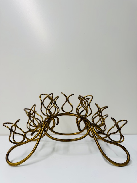 Bijzonder vormgegeven art deco kaarsen standaard.