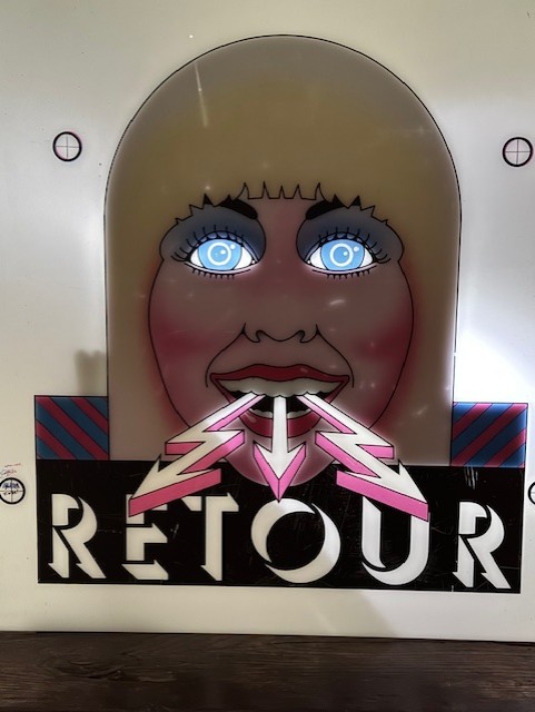 Kunstzinnig wand object disco periode